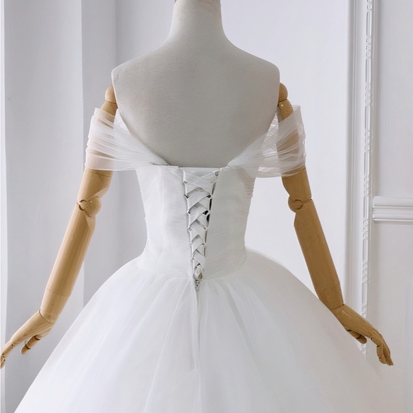 Handmade Wedding Dress Tulle Floral butterfly Appliqués, Feather Bust Long Train - Picture 5 of 17